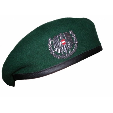 берет OESTERR. зеленый с кокардой, б/у