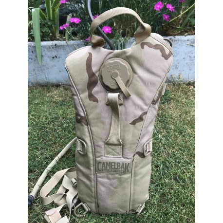 Система питьевая CAMELBAK .3 COLOR DESERT, б/у.