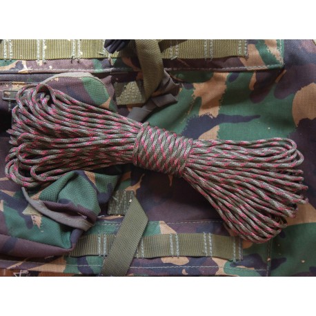 Паракорд (Веревка) Atwood Rope 550 Type III. Красно-бело-зеленый. Flecktarn.