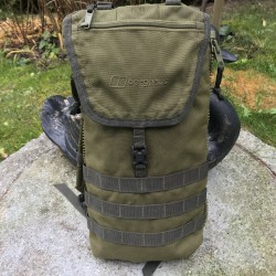 Подсумок Berghaus MMPS II для питьевой емкости на рюкзак Berghaus .  Олива. б/у