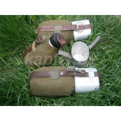 Фляга в чехле со стаканом армии Румынии, Олива. 